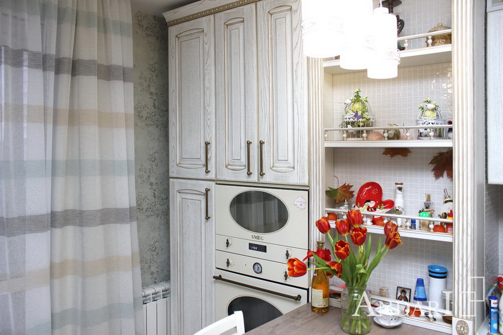 Духовой шкаф и печь СВЧ на кухне из массива - Андари